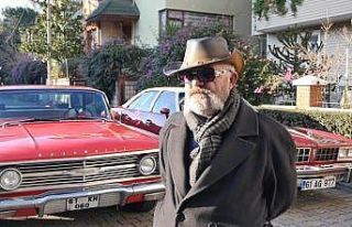 Trabzon’da onu herkes bıyığı ve klasik arabalarıyla...