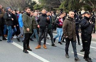 Trabzonspor taraftarı stada giriş yaptı