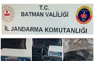 Türbede kaçak kazı yapan 4 kişi gözaltına alındı