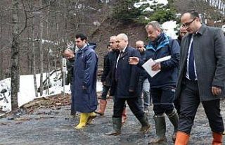 Vali kayıp operatörün arandığı alanda incelemelerde...