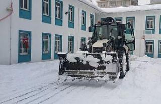Van Büyükşehir Belediyesi okulları eğitime hazırlıyor