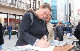 100 kadın, askere gitmek için gönüllü imza attı