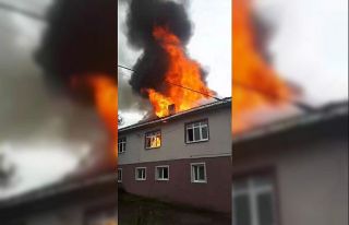 2 katlı evde çıkan yangın korkuttu