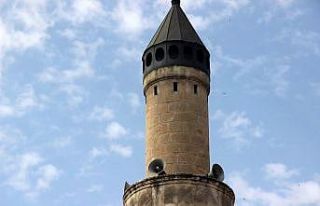 65 yaş üzerindekilere Türkçe ve Arapça anonslar...