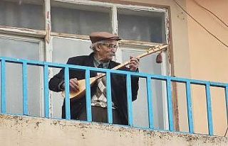 96 yaşındaki dede curasını aldı, balkondan "evde...