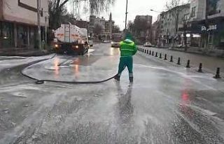 Adıyaman’da cadde ve sokaklar köpüklü suyla...