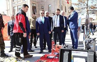 AFAD teçhizatlarını sergiledi