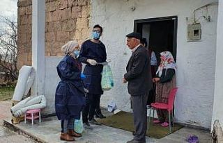 Ahlat’ta yaşlı vatandaşların yardımına koşuluyor