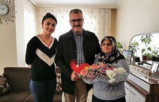 AK Parti’den şehit annelerine ziyaret