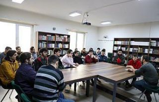 Akademi derslerine muhabbet molası