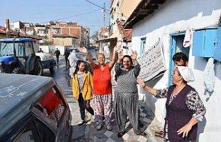 Akhisar’da dezenfekte ve yıkama çalışmaları...