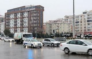 Aksaray’da kar yığışı etkisini sürdürüyor