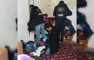 Aksaray’da uyuşturucu ve silah operasyonu