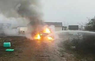 Alev alan LPG’li otomobil küle döndü