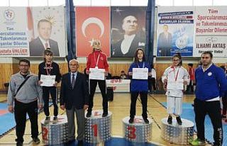 Analig’de karate takımları finale yükseldi