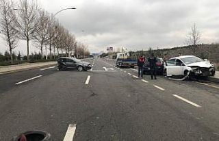Ankara’da zincirleme trafik kazası: 2 yaralı