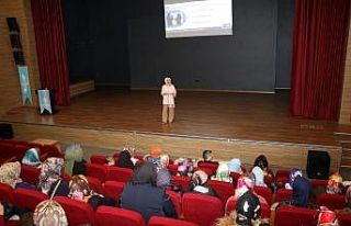 Annelere aile içi iletişim eğitimi