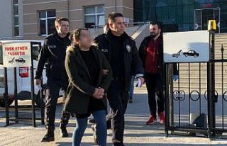 Annesinin karnına vurduğu iddia edilen küçük...