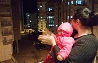 Antalya’da sağlık çalışanlarına alkışlı...