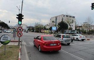 Antalya’da sinyalizasyon işaretlerinden Korona...