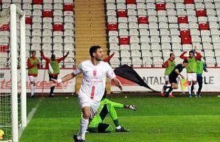 Antalyaspor, yenilmezlik serisini 8 maça çıkardı