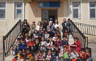 Ar-Ge birimi görevlileri köy okullarını ziyaret...