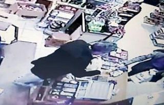 Arkadaşı ile plan yapıp eski karısını boğarak...