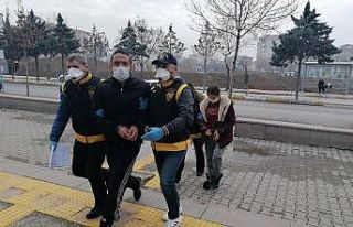 Arkadaşını pompalı tüfekle vuran genç kız ve...