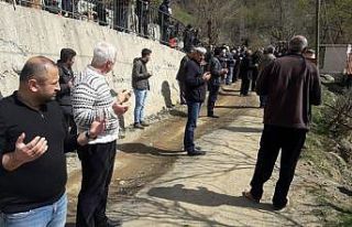 Artvin’de cenazeye korona ayarı