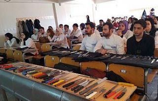 Aşçı adaylarına bıçak eğitimi verildi