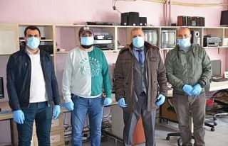 ASYMD’den sahadaki gazetecilere maske ve eldiven