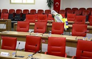 Aydın Büyükşehir Belediyesi meclis salonunu dezenfekte...