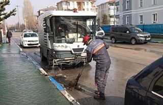 Aziziye’de bahar temizliği devam ediyor