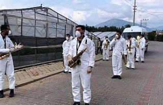 Bando takımından vatandaşlara moral konseri