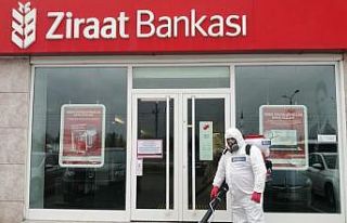 Banka şubeleri ve ATM’ler dezenfekte ediliyor