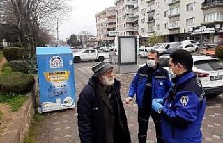 Barınma Evi’ne gitmek istemeyen İsmail amca zabıta...