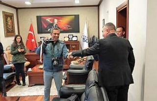 Basın toplantısında Koronavirüs önlemi