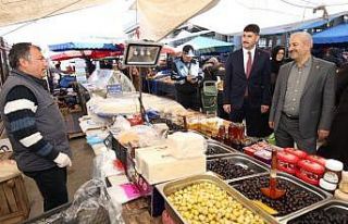 Başkan Büyükgöz cuma pazarında