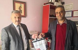 Başkan Şahiner’den gazetecilere jest