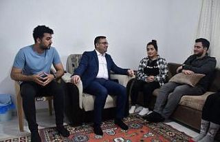 Başkan, üniversitelilerin çay davetini geri çevirmedi