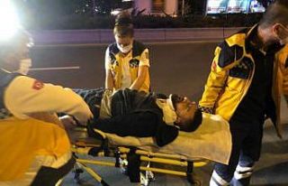 Başkent’te ehliyetsiz sürücü kaza yaptı: 2...