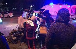 Başkent’te otobüse arkadan çarpan kamyonetin...