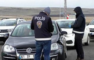 Bayburt’ta kent giriş- çıkışında korona denetimi