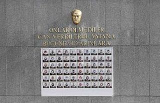 Bayraklı’da şehitler anıtı yenilendi