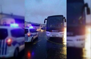 Bayrampaşa’da kaçak yolcu taşıyan şoföre 6...