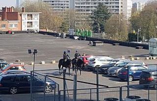 Belçika’da atlı polislerden "korona"...
