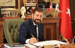 Belediye başkanı maaşını krona virüsten işsiz...