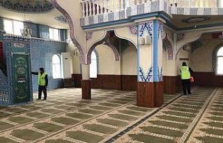 Besni’de camiler dezenfekte edildi
