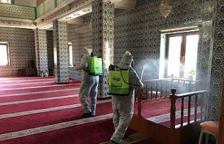 Beykoz’da korona virüsüne karşı ilaçlama seferberliği...