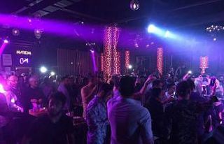 Bilal Sonses sevenleriyle Kuşadası’nda buluştu